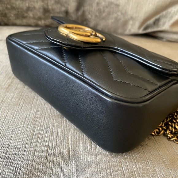 ✨IMMACULATE PRISTINE ✨ 💯% AUTHENTIC GG Marmont matelassé leather super mini bag - Picture 3 of 7
